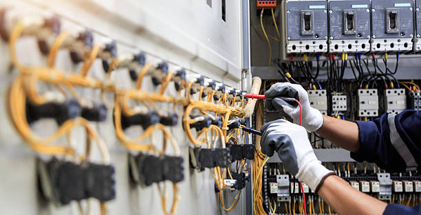 Professional Electrician technician working in Decatur, GA